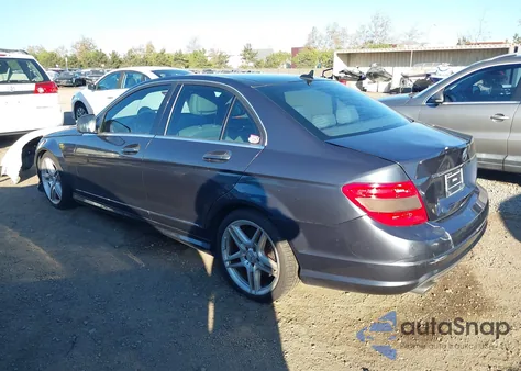 2009 Mercedes-Benz C 300 Luxury/Sport from USA, damaged, VIN WDDGF54XX9R054356
